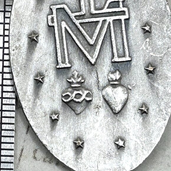 Vintage 1950s Virgin Mary Miraculous Religious Medal Pendant Catholic Silver - Picture 3 of 9